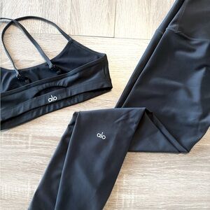 Alo Yoga bra and leggings set - gray